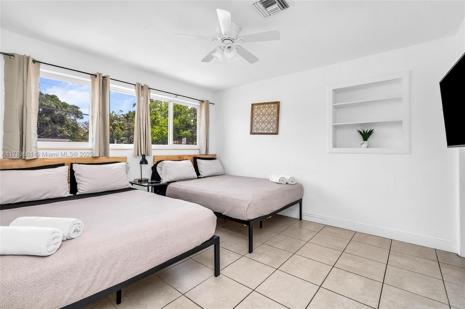 Real estate property located at 2501 209th Ter, Miami-dade, Sunswept Isle, Miami, FL