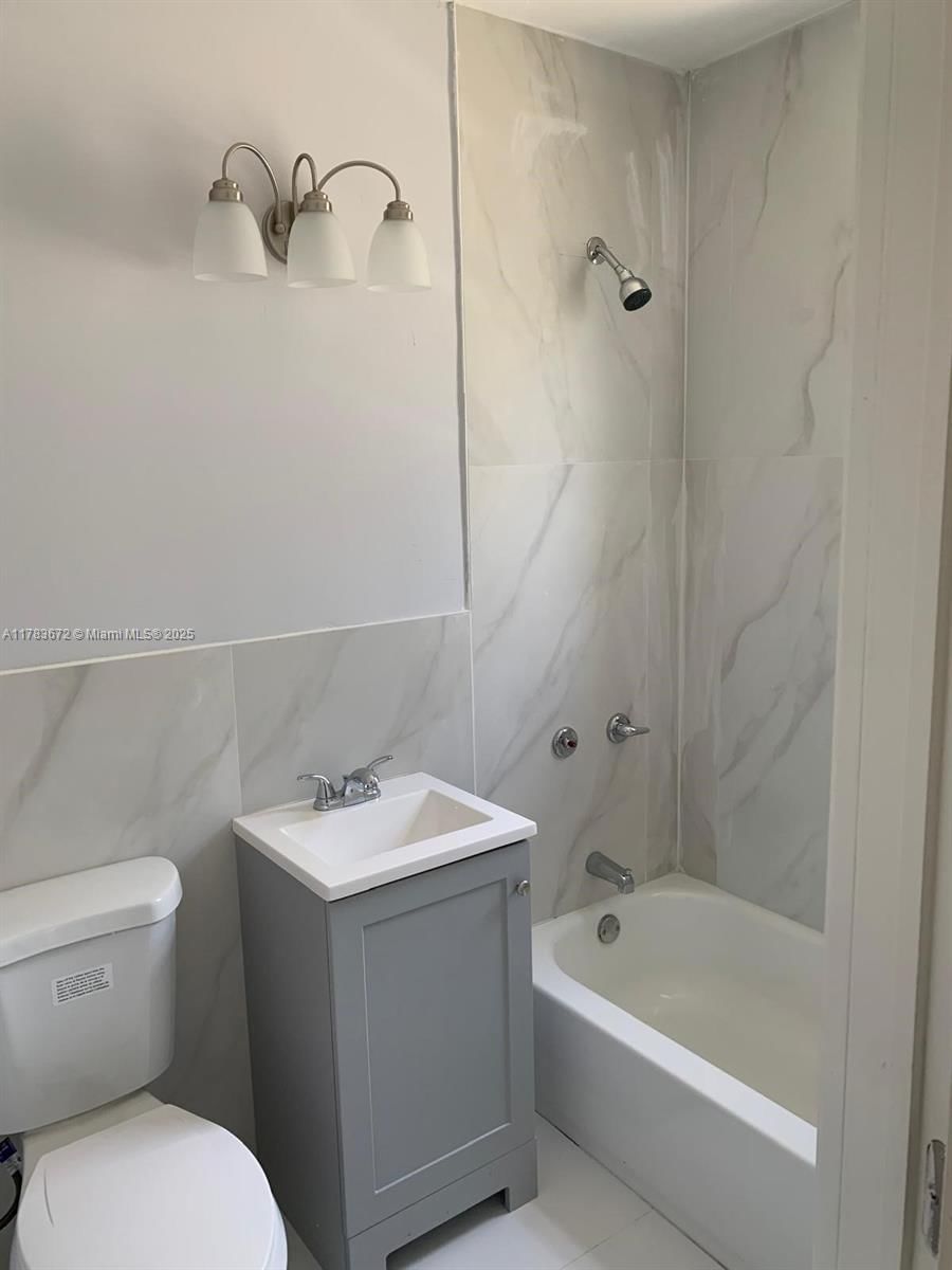 Real estate property located at 1151 45th St, Miami-dade, W Buena Vista Cen, Miami, FL