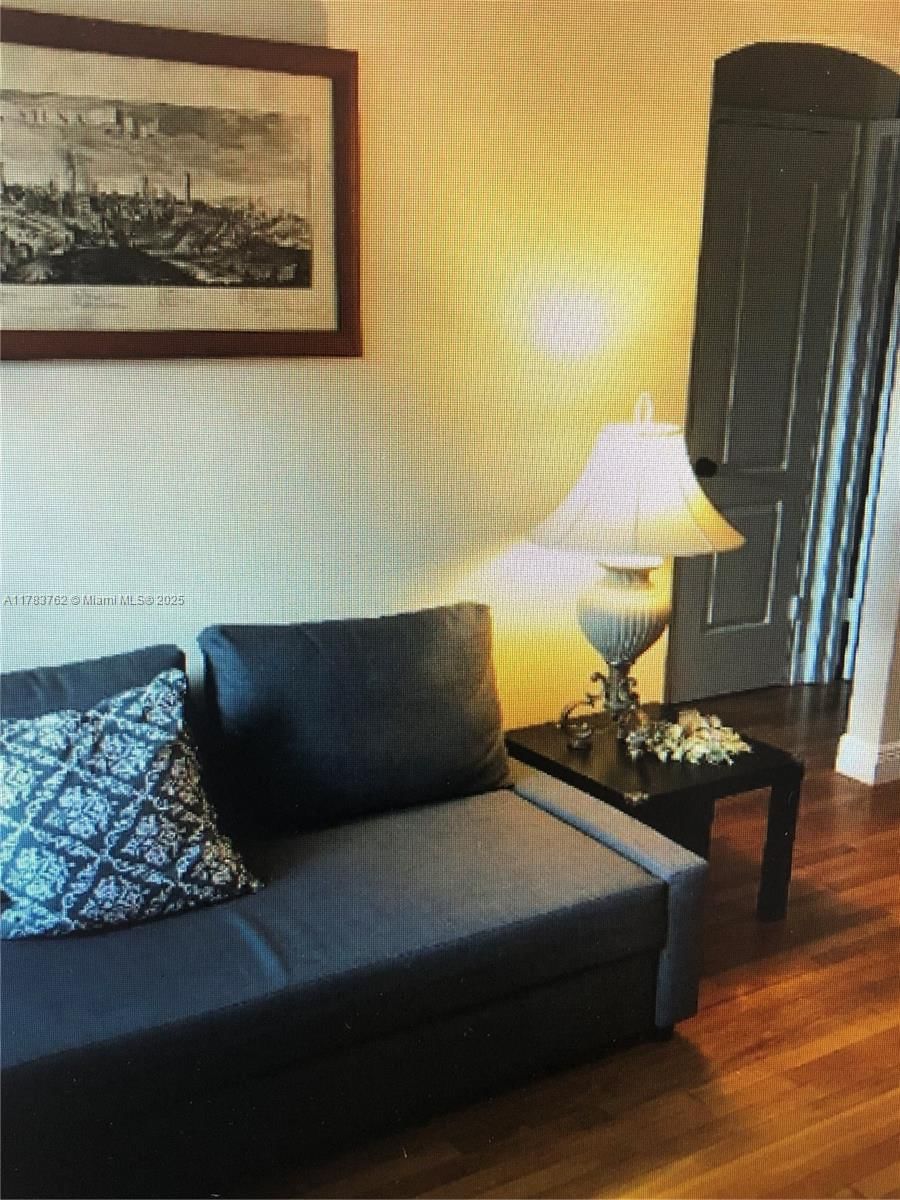 Real estate property located at 30 Almeria Ave #6, Miami-dade, Almeria Gardens Condo, Coral Gables, FL