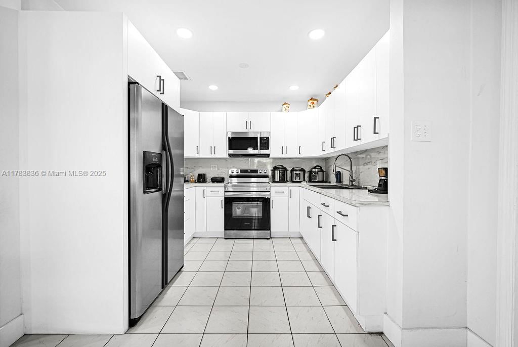 Real estate property located at 5080 5th Ave, Miami-dade, Bonnie Bruce Park, Hialeah, FL