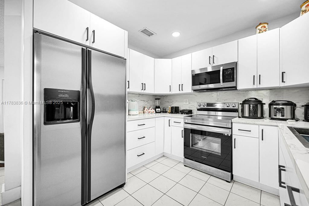 Real estate property located at 5080 5th Ave, Miami-dade, Bonnie Bruce Park, Hialeah, FL