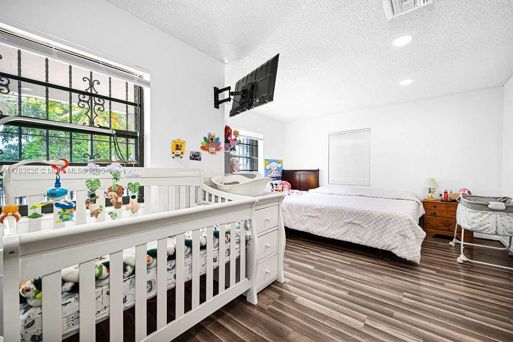 Real estate property located at 5080 5th Ave, Miami-dade, Bonnie Bruce Park, Hialeah, FL