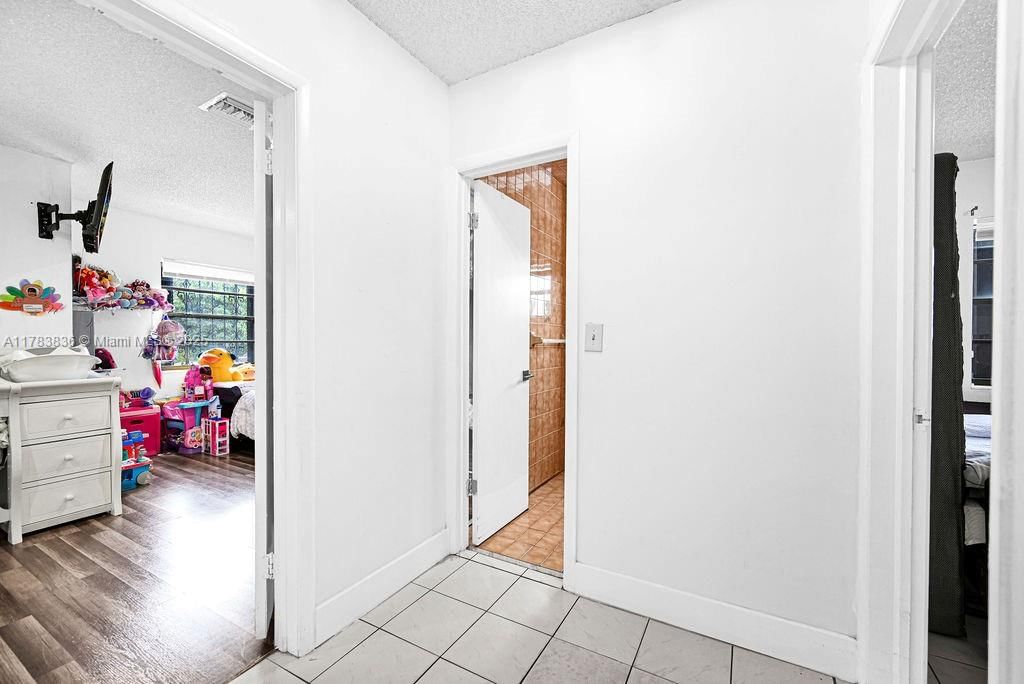 Real estate property located at 5080 5th Ave, Miami-dade, Bonnie Bruce Park, Hialeah, FL