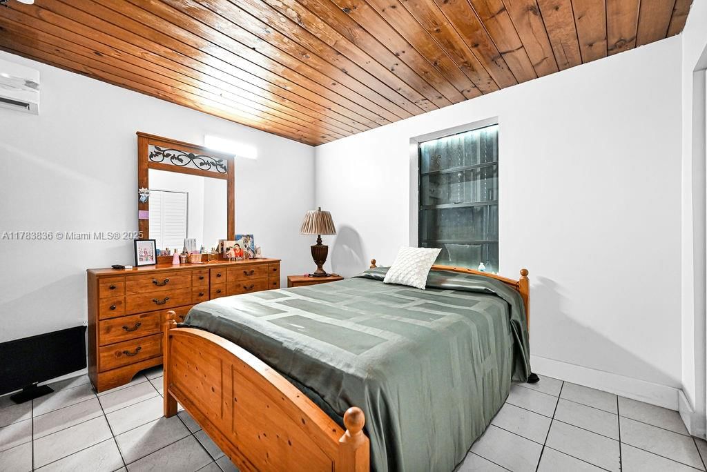 Real estate property located at 5080 5th Ave, Miami-dade, Bonnie Bruce Park, Hialeah, FL