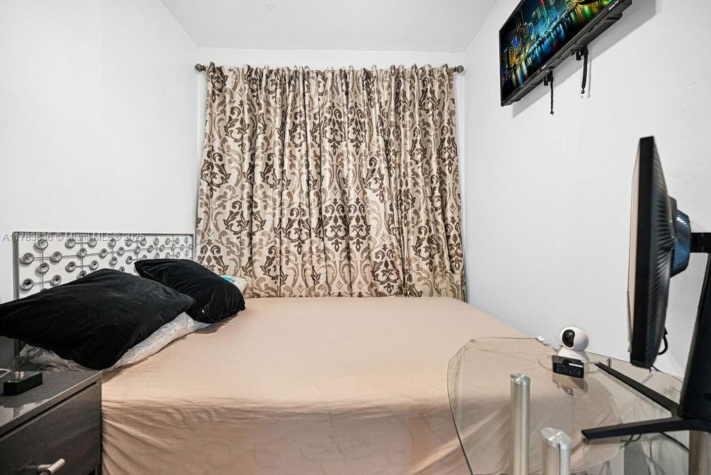 Real estate property located at 5080 5th Ave, Miami-dade, Bonnie Bruce Park, Hialeah, FL