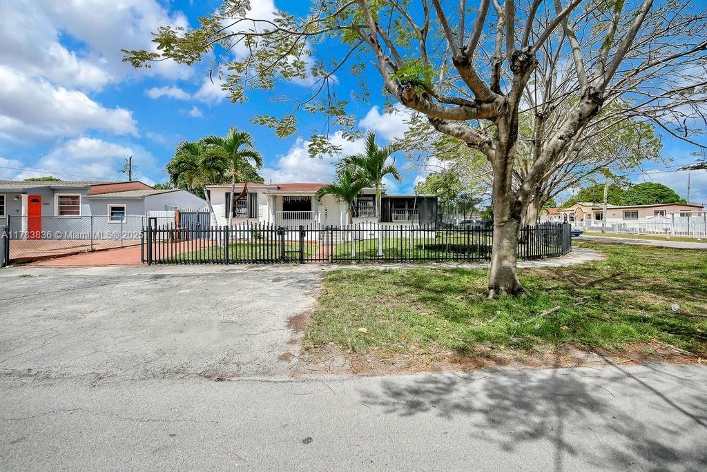 Real estate property located at 5080 5th Ave, Miami-dade, Bonnie Bruce Park, Hialeah, FL