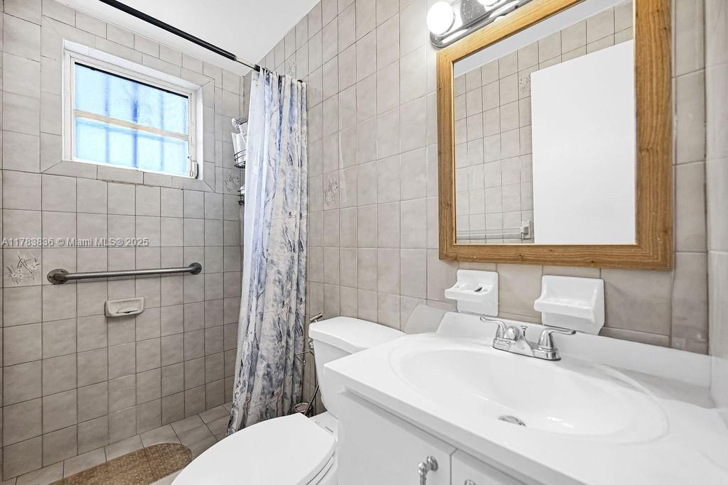 Real estate property located at 5080 5th Ave, Miami-dade, Bonnie Bruce Park, Hialeah, FL