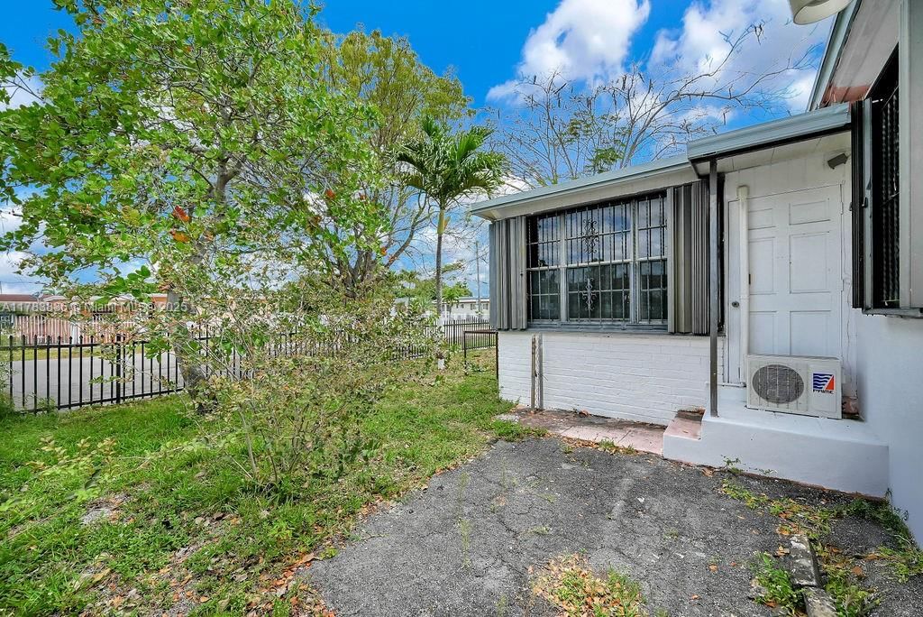 Real estate property located at 5080 5th Ave, Miami-dade, Bonnie Bruce Park, Hialeah, FL