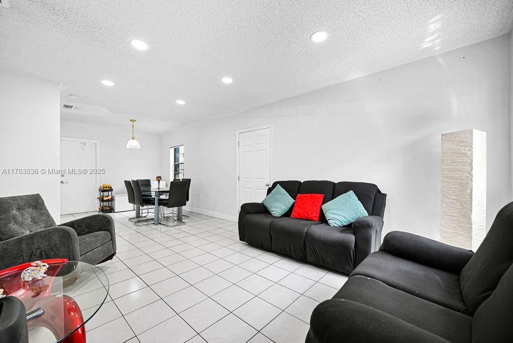 Real estate property located at 5080 5th Ave, Miami-dade, Bonnie Bruce Park, Hialeah, FL