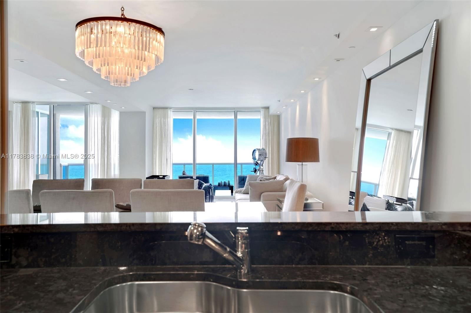 Real estate property located at 2711 Ocean Dr #2803, Broward, 2711 Hollywood Beach Cond, Hollywood, FL