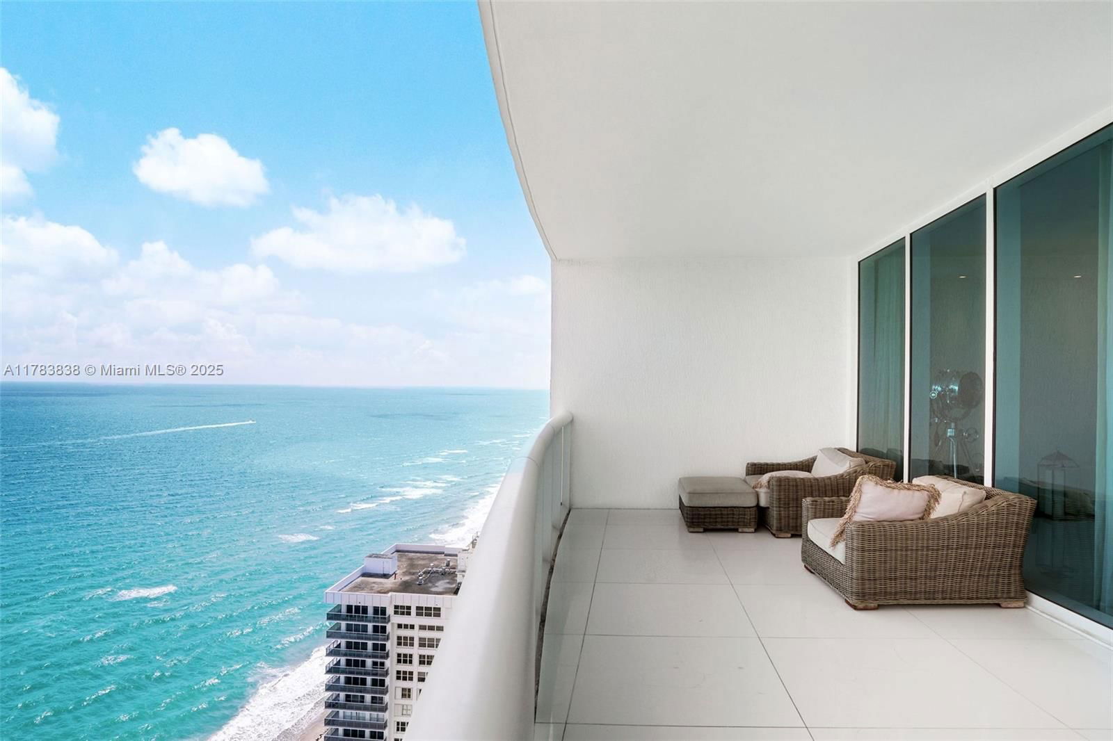 Real estate property located at 2711 Ocean Dr #2803, Broward, 2711 Hollywood Beach Cond, Hollywood, FL