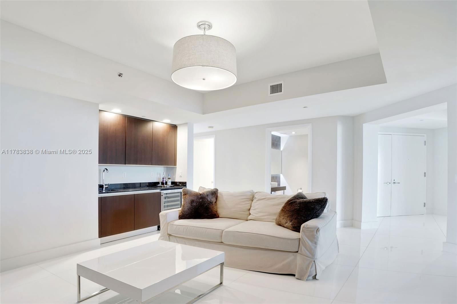 Real estate property located at 2711 Ocean Dr #2803, Broward, 2711 Hollywood Beach Cond, Hollywood, FL