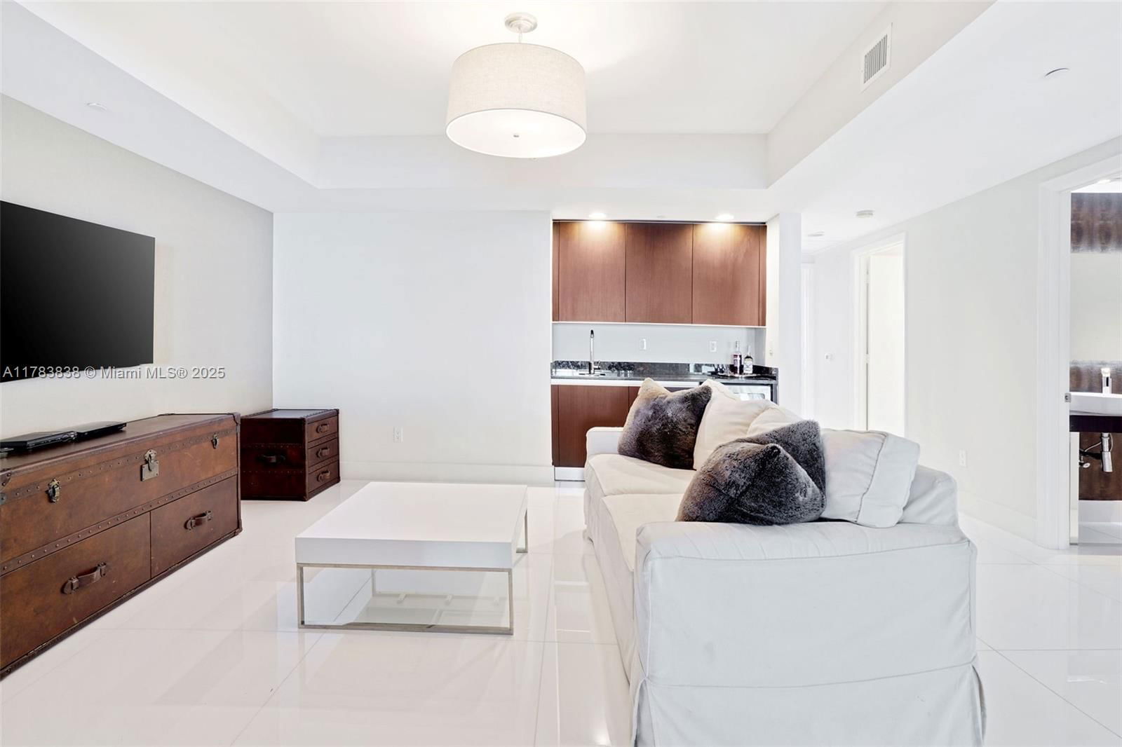 Real estate property located at 2711 Ocean Dr #2803, Broward, 2711 Hollywood Beach Cond, Hollywood, FL