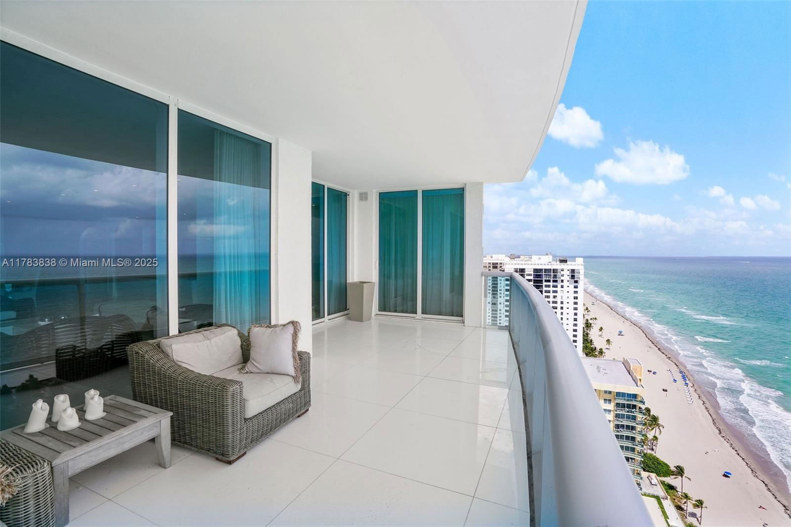 Real estate property located at 2711 Ocean Dr #2803, Broward, 2711 Hollywood Beach Cond, Hollywood, FL