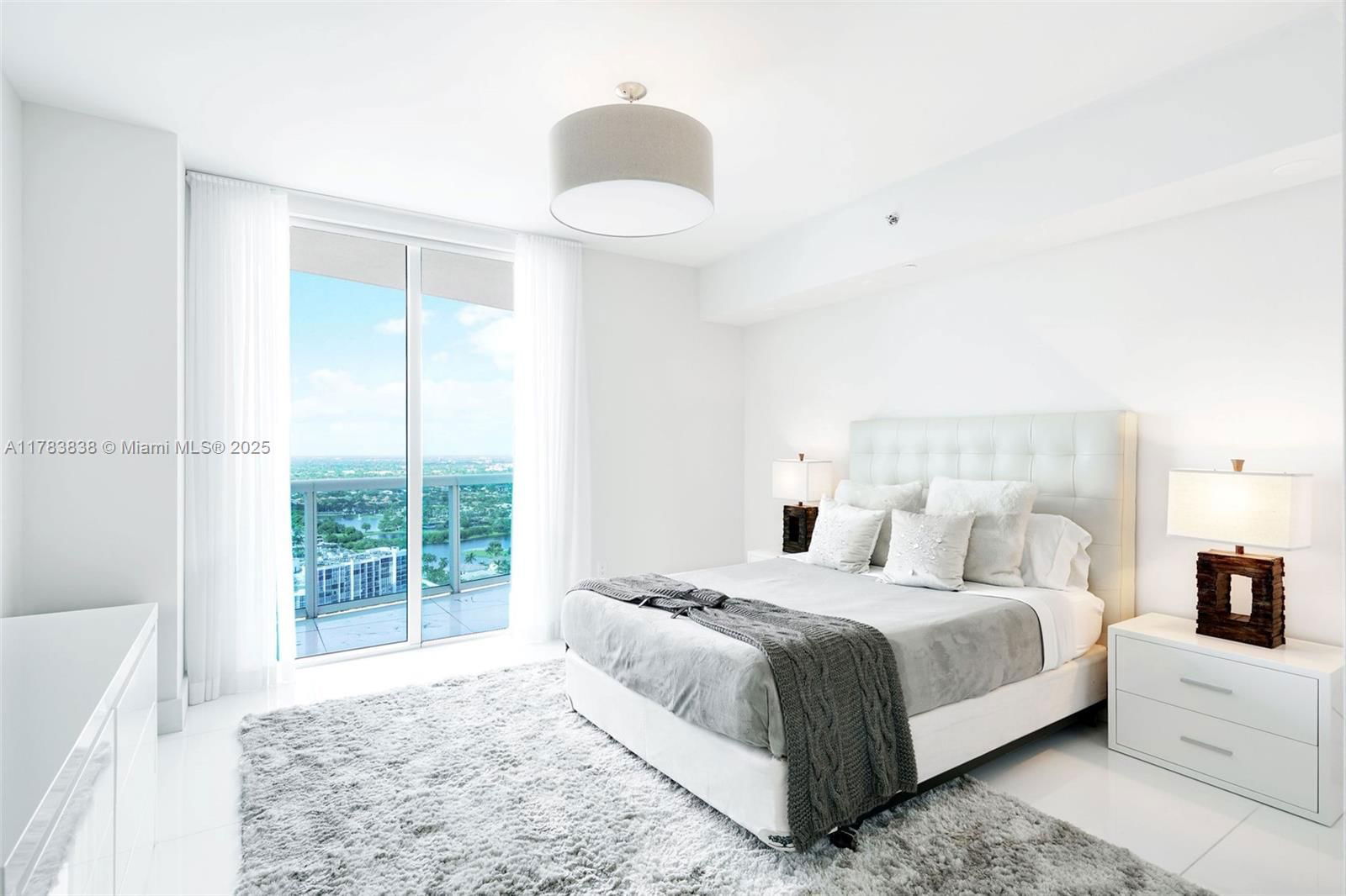 Real estate property located at 2711 Ocean Dr #2803, Broward, 2711 Hollywood Beach Cond, Hollywood, FL