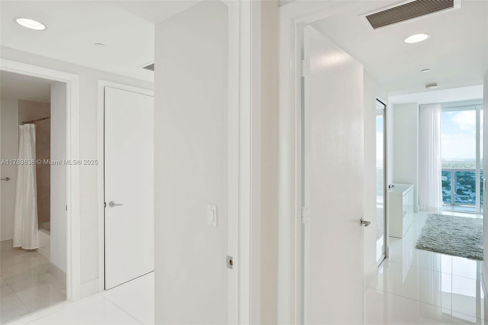 Real estate property located at 2711 Ocean Dr #2803, Broward, 2711 Hollywood Beach Cond, Hollywood, FL