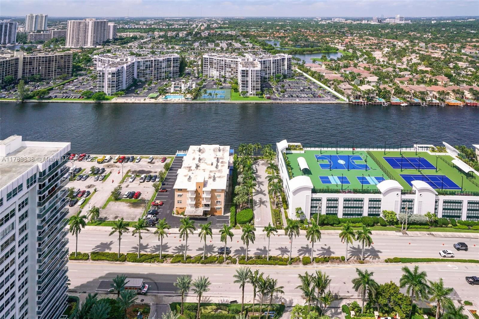 Real estate property located at 2711 Ocean Dr #2803, Broward, 2711 Hollywood Beach Cond, Hollywood, FL