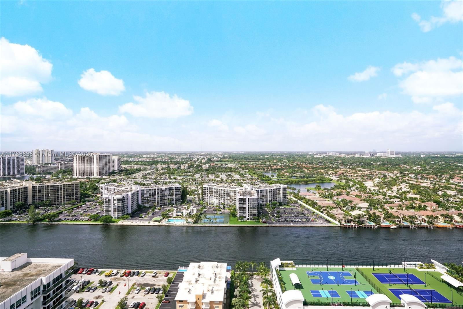 Real estate property located at 2711 Ocean Dr #2803, Broward, 2711 Hollywood Beach Cond, Hollywood, FL