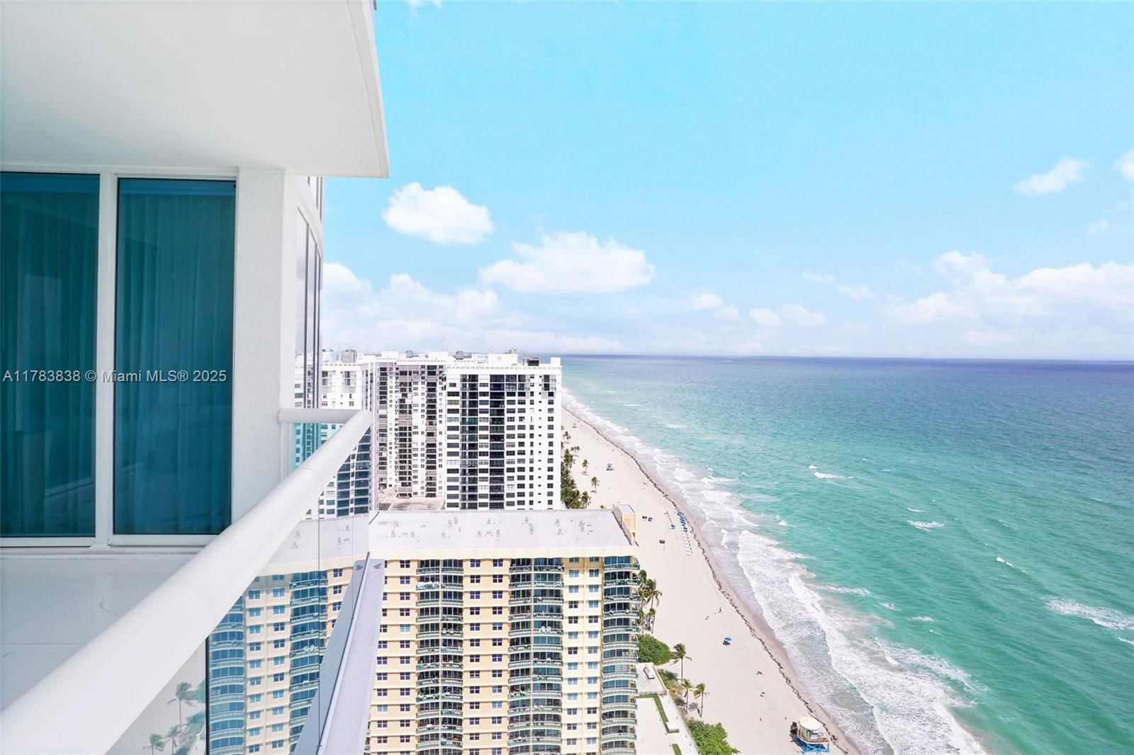 Real estate property located at 2711 Ocean Dr #2803, Broward, 2711 Hollywood Beach Cond, Hollywood, FL