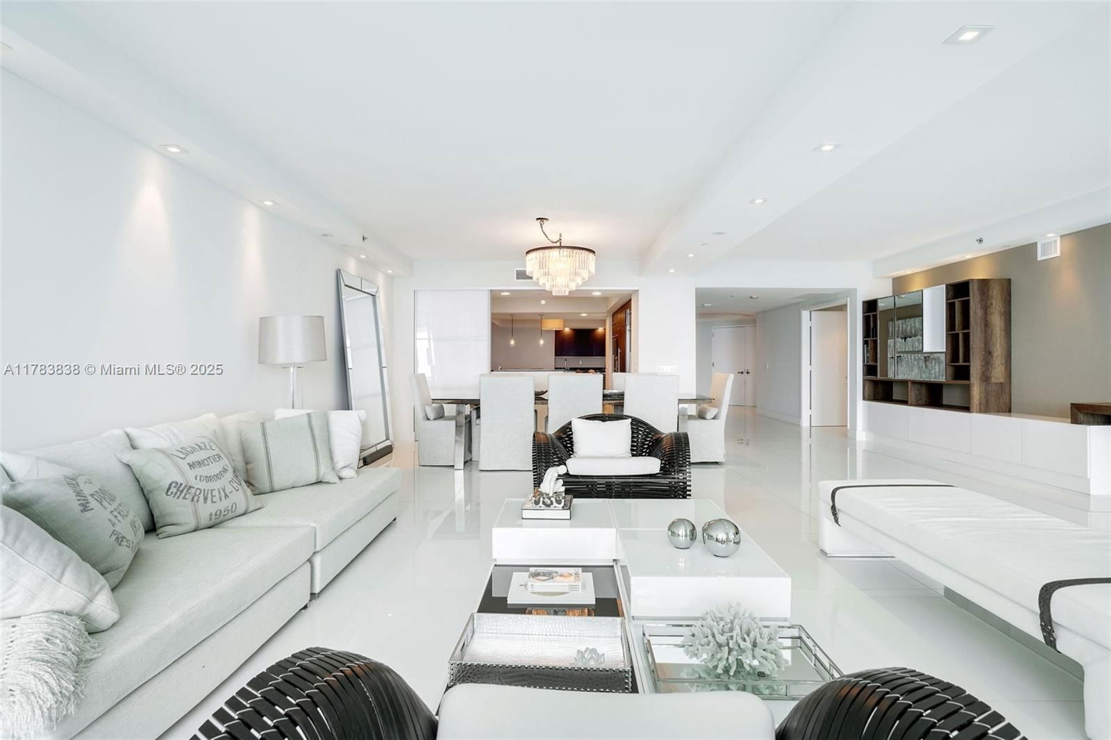 Real estate property located at 2711 Ocean Dr #2803, Broward, 2711 Hollywood Beach Cond, Hollywood, FL