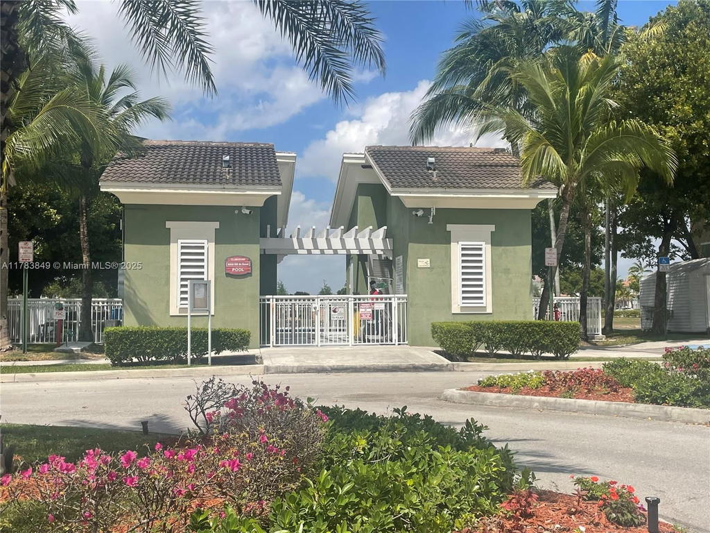 Real estate property located at 11202 83rd St #104, Miami-dade, Promenade Shores At Doral, Doral, FL