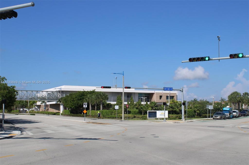 Real estate property located at 11202 83rd St #104, Miami-dade, Promenade Shores At Doral, Doral, FL