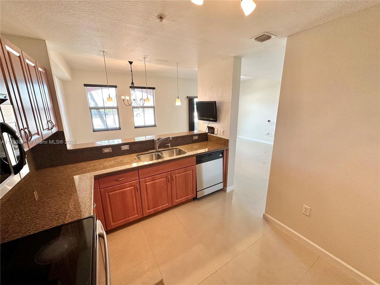 Real estate property located at 11202 83rd St #104, Miami-dade, Promenade Shores At Doral, Doral, FL