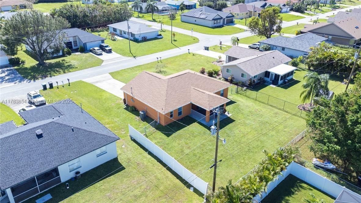 Real estate property located at 305 SE 3RD ST, Lee, Cape Coral, Cape Coral, FL