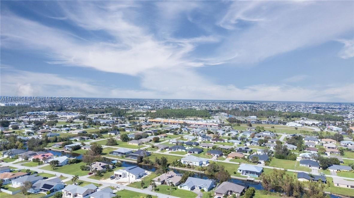 Real estate property located at 305 SE 3RD ST, Lee, Cape Coral, Cape Coral, FL