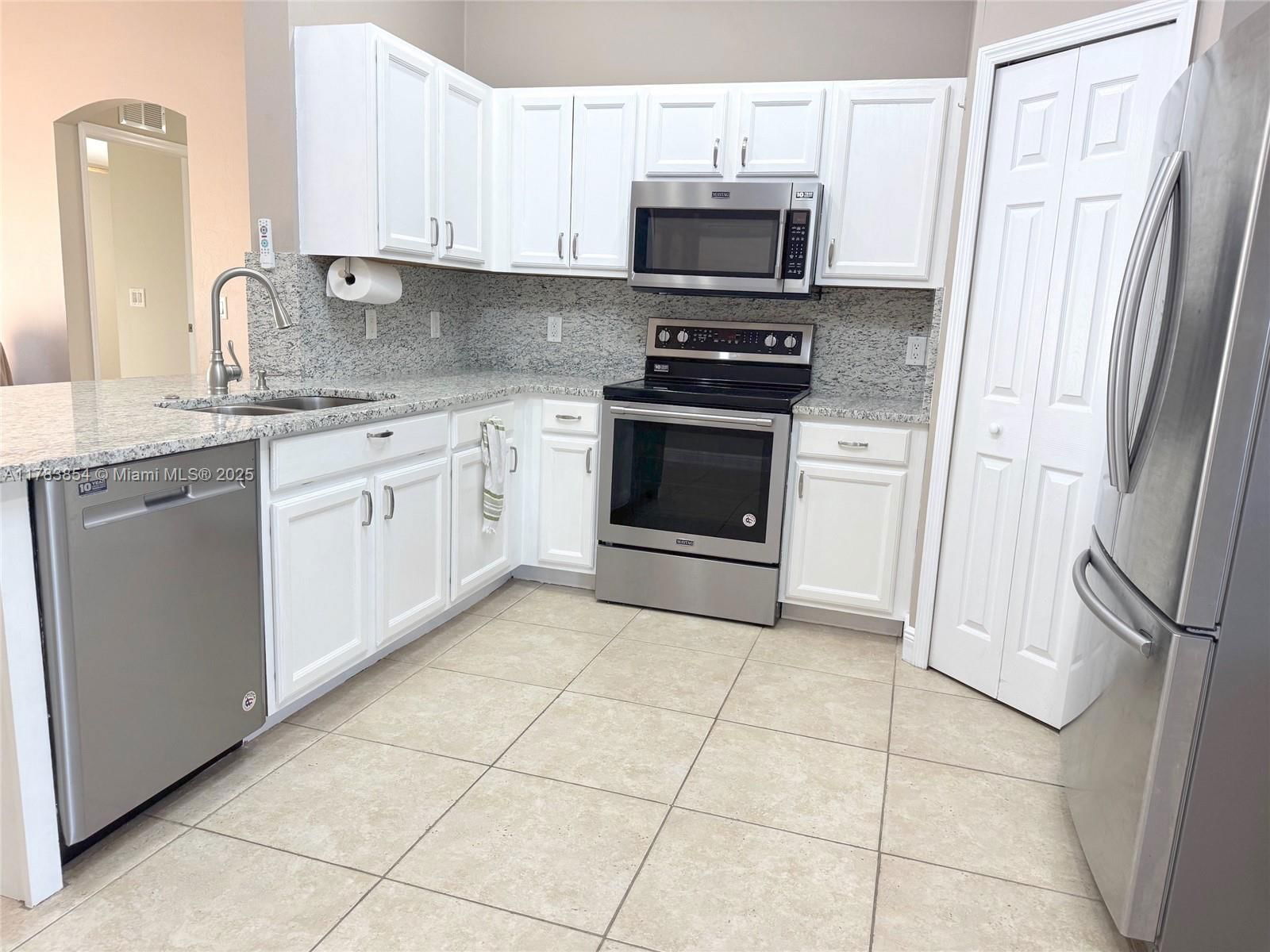 Real estate property located at 305 SE 3RD ST, Lee, Cape Coral, Cape Coral, FL