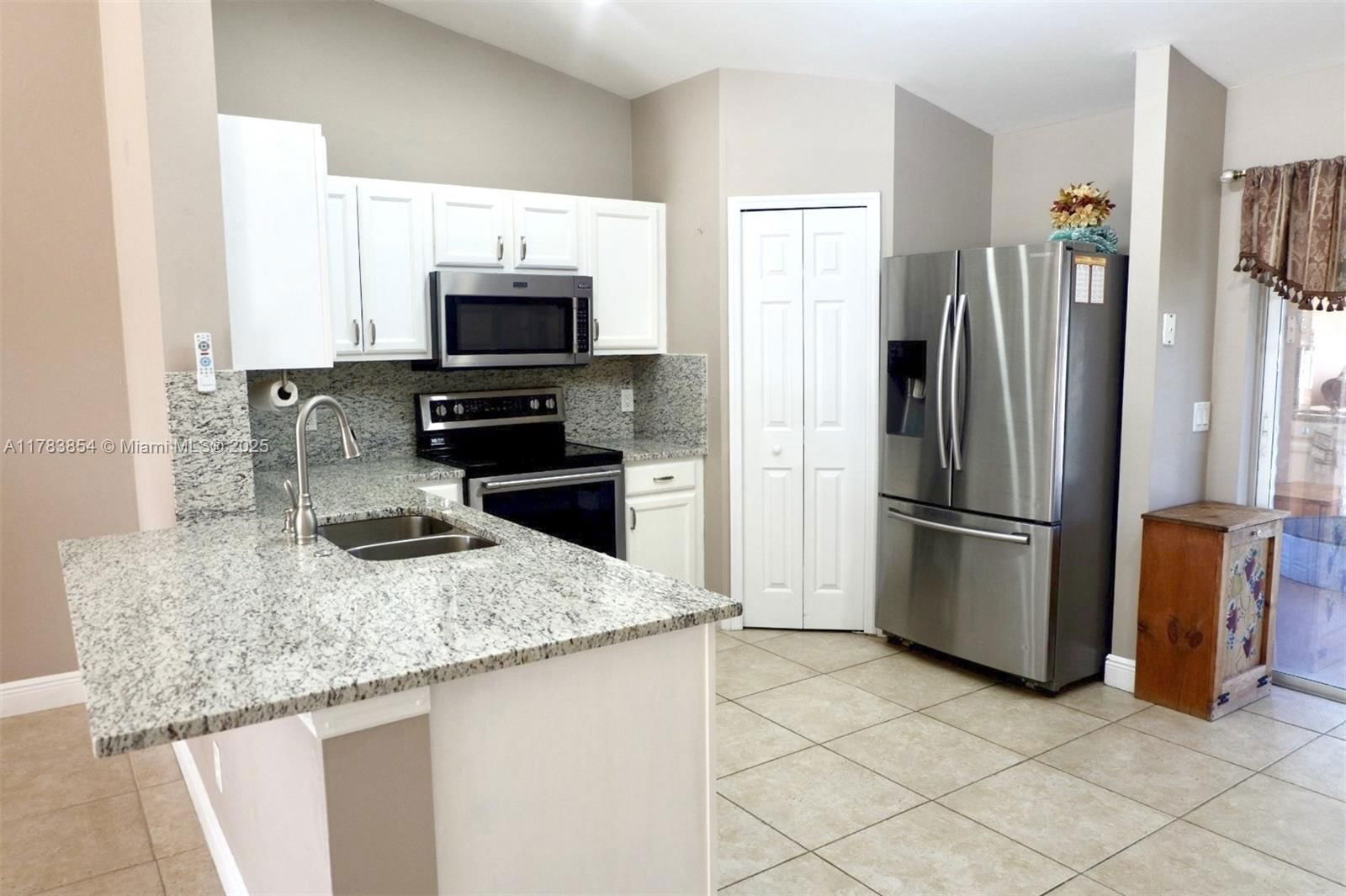 Real estate property located at 305 SE 3RD ST, Lee, Cape Coral, Cape Coral, FL