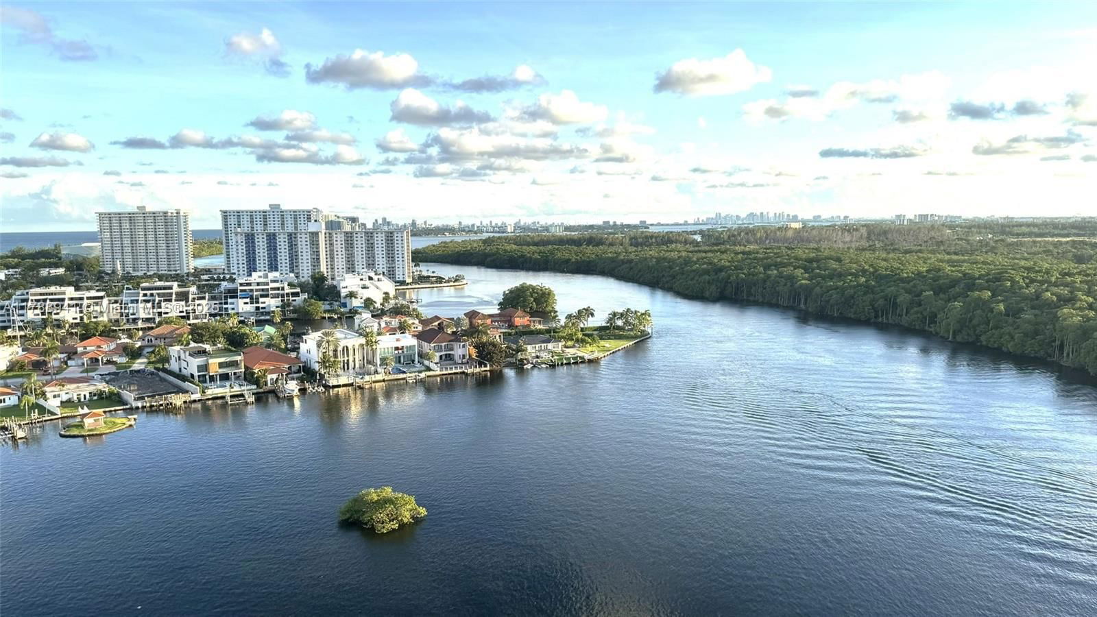Real estate property located at 400 Sunny Isles Blvd #1702, Miami-dade, 400 Sunny Isles Condo Wes, Sunny Isles Beach, FL