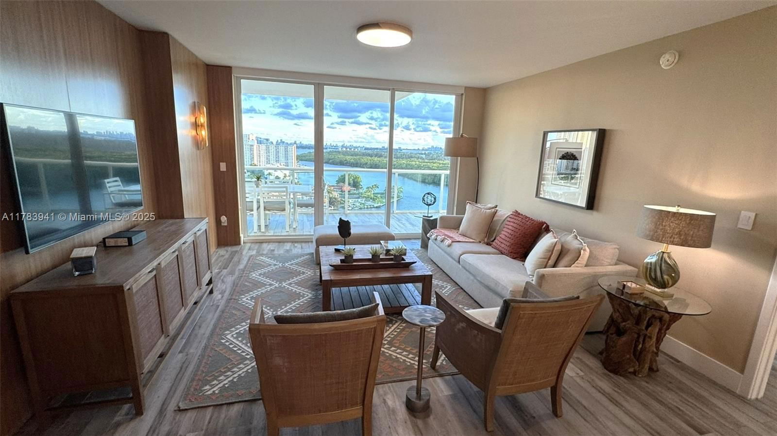 Real estate property located at 400 Sunny Isles Blvd #1702, Miami-dade, 400 Sunny Isles Condo Wes, Sunny Isles Beach, FL