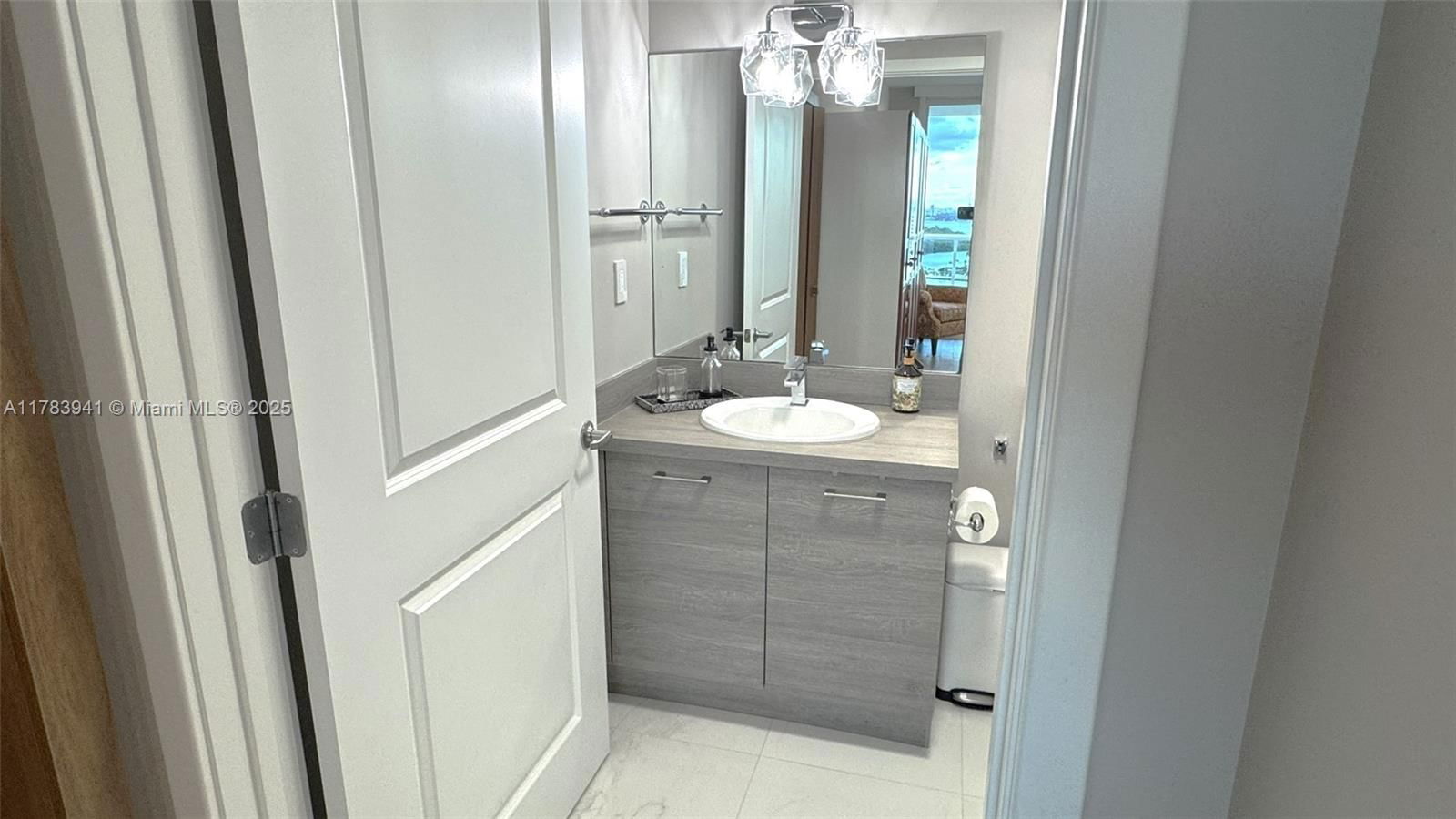 Real estate property located at 400 Sunny Isles Blvd #1702, Miami-dade, 400 Sunny Isles Condo Wes, Sunny Isles Beach, FL