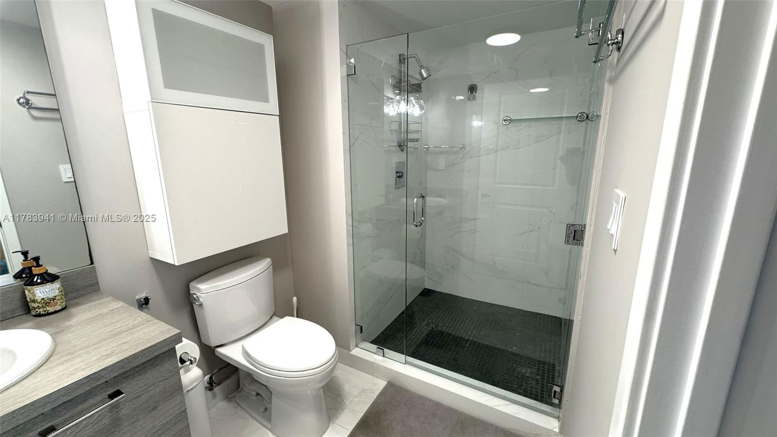 Real estate property located at 400 Sunny Isles Blvd #1702, Miami-dade, 400 Sunny Isles Condo Wes, Sunny Isles Beach, FL
