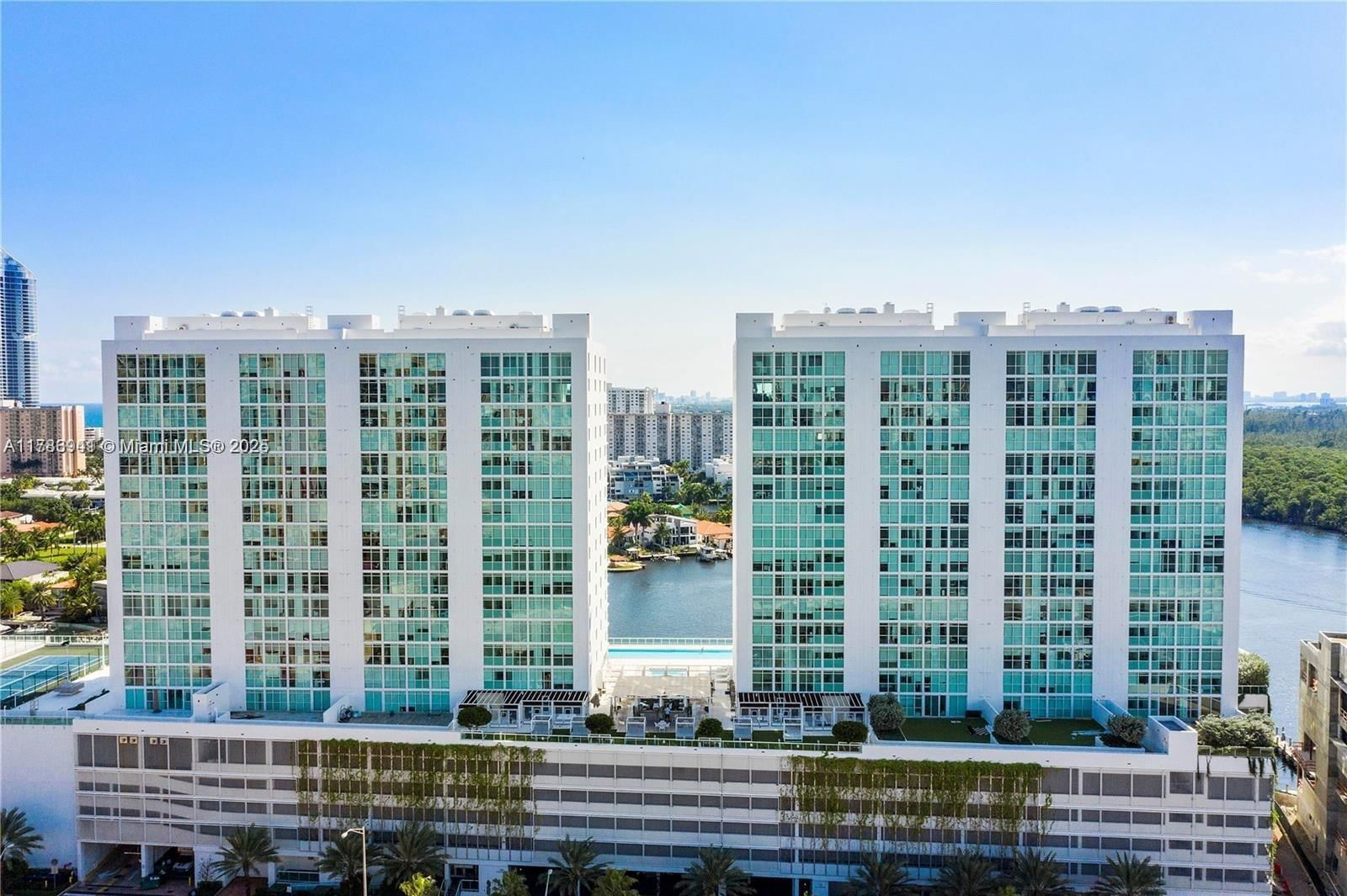 Real estate property located at 400 Sunny Isles Blvd #1702, Miami-dade, 400 Sunny Isles Condo Wes, Sunny Isles Beach, FL