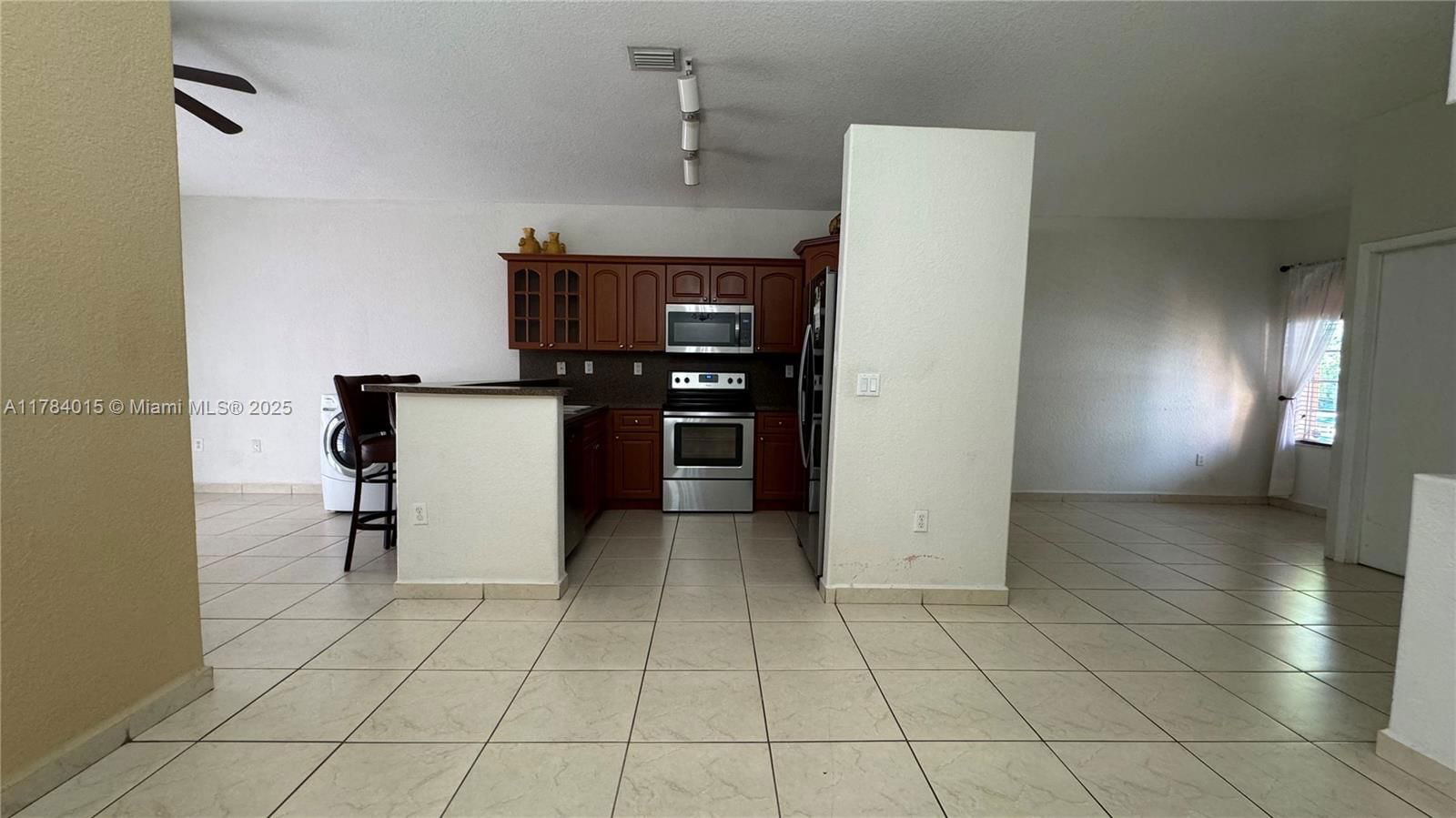 Real estate property located at 7733 200th St, Miami-dade, North Palm Estates Homes, Hialeah, FL