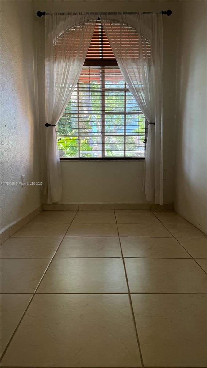 Real estate property located at 7733 200th St, Miami-dade, North Palm Estates Homes, Hialeah, FL
