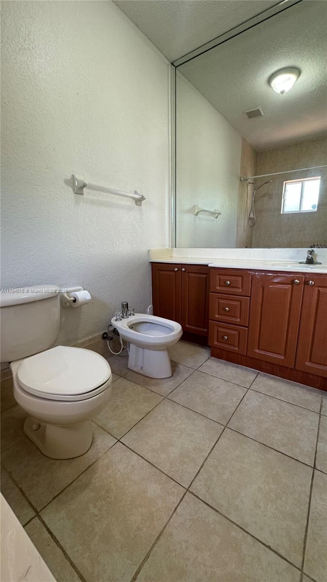 Real estate property located at 7733 200th St, Miami-dade, North Palm Estates Homes, Hialeah, FL