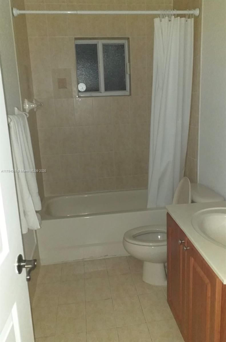 Real estate property located at 7733 200th St, Miami-dade, North Palm Estates Homes, Hialeah, FL