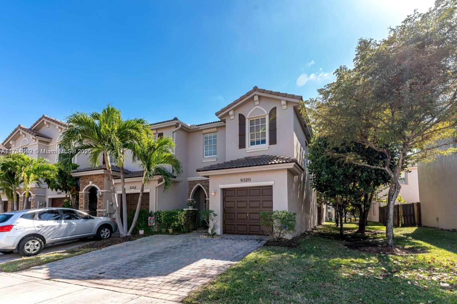 Real estate property located at 9320 220th Ter, Miami-dade, Lakes By The Bay Cee, Cutler Bay, FL