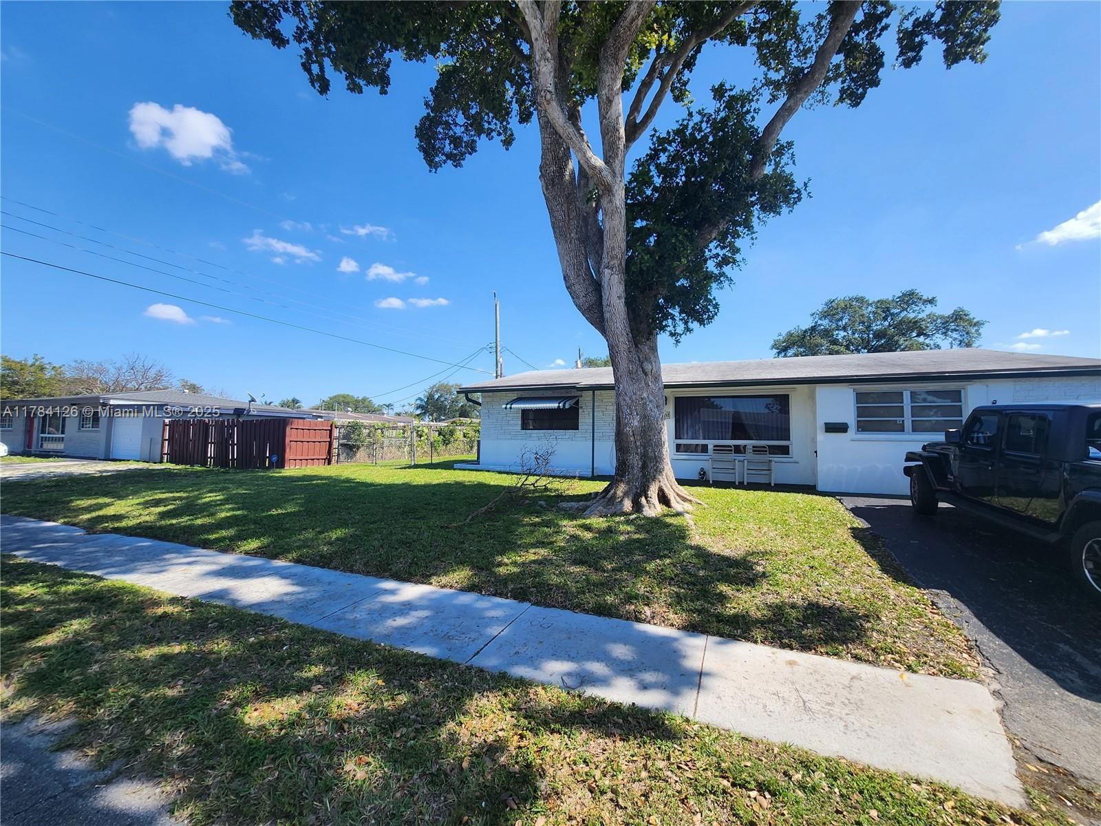 Real estate property located at 2241 57th Way, Broward, Breeze Haven No 2, Hollywood, FL