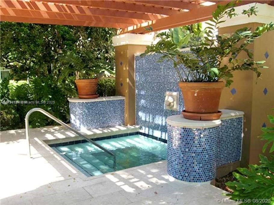 Real estate property located at 19501 Country Club Dr #104, Miami-dade, The Yacht Club At Aventur, Aventura, FL