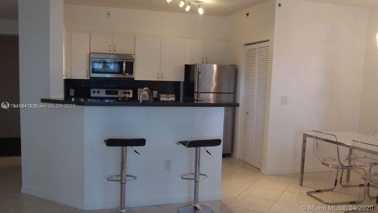 Real estate property located at 19501 Country Club Dr #104, Miami-dade, The Yacht Club At Aventur, Aventura, FL
