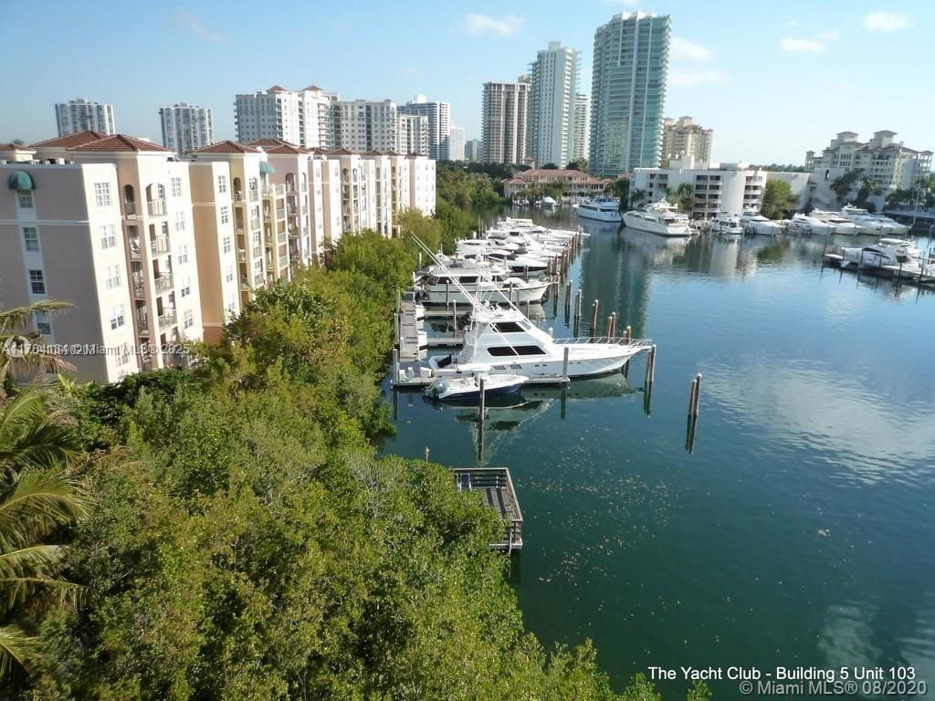 Real estate property located at 19501 Country Club Dr #104, Miami-dade, The Yacht Club At Aventur, Aventura, FL