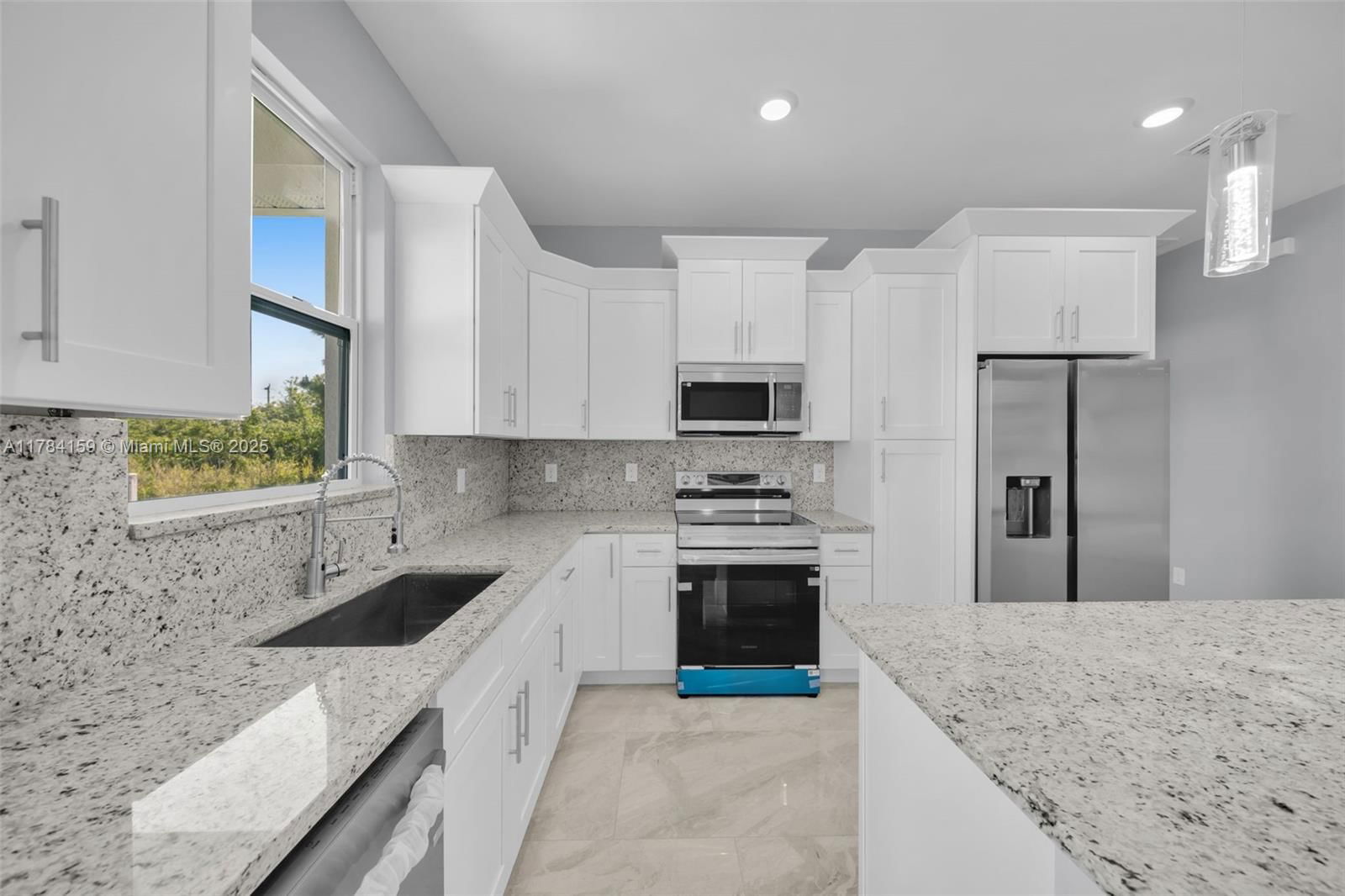 Real estate property located at 867 CARBON ST E, Other, Lehigh Acres, Other City - In The State Of Florida, FL