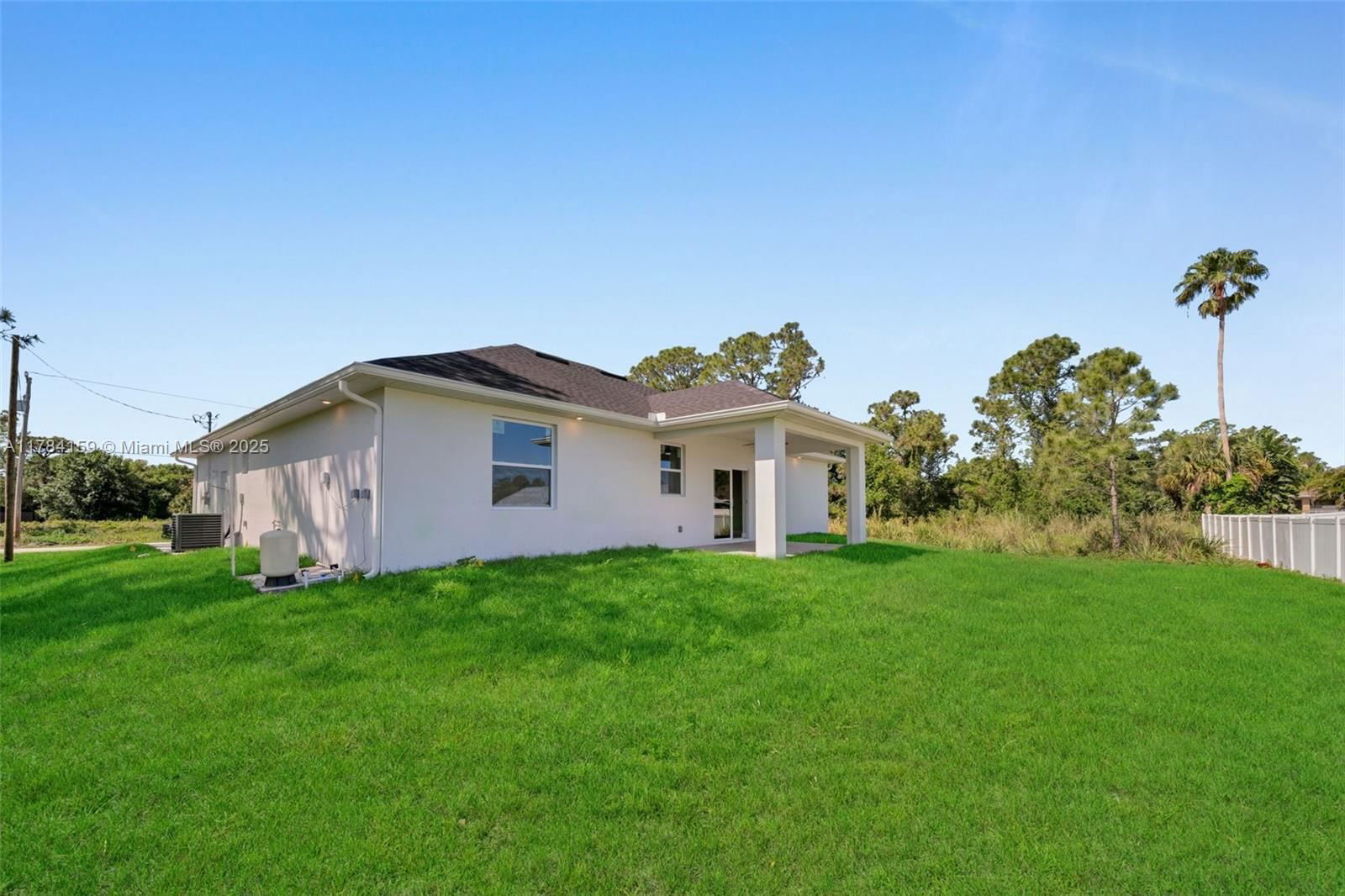 Real estate property located at 867 CARBON ST E, Other, Lehigh Acres, Other City - In The State Of Florida, FL