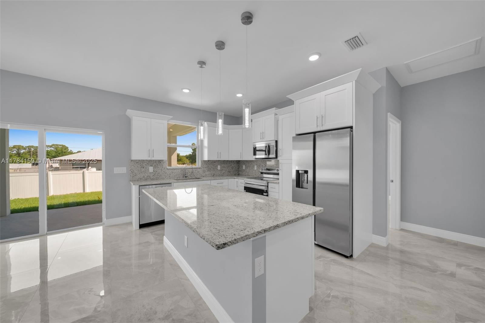 Real estate property located at 867 CARBON ST E, Other, Lehigh Acres, Other City - In The State Of Florida, FL