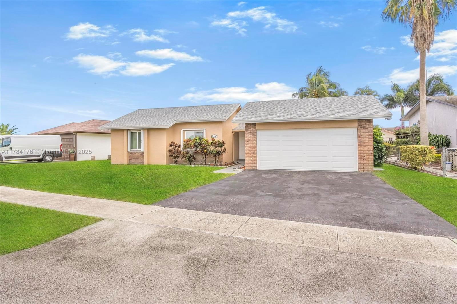 Real estate property located at 9338 47th St, Broward, Springtree West, Sunrise, FL