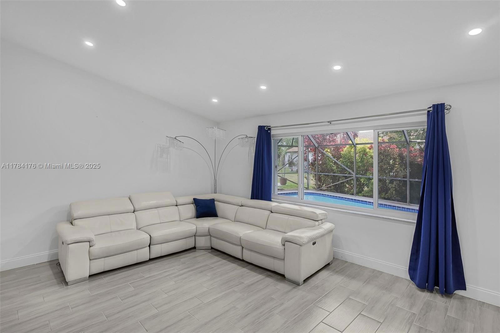 Real estate property located at 9338 47th St, Broward, Springtree West, Sunrise, FL